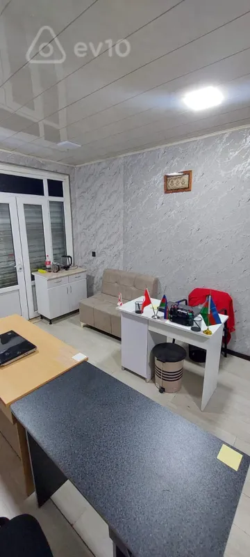Kirayə verilir 1 otaqlı ofis 10 m²
