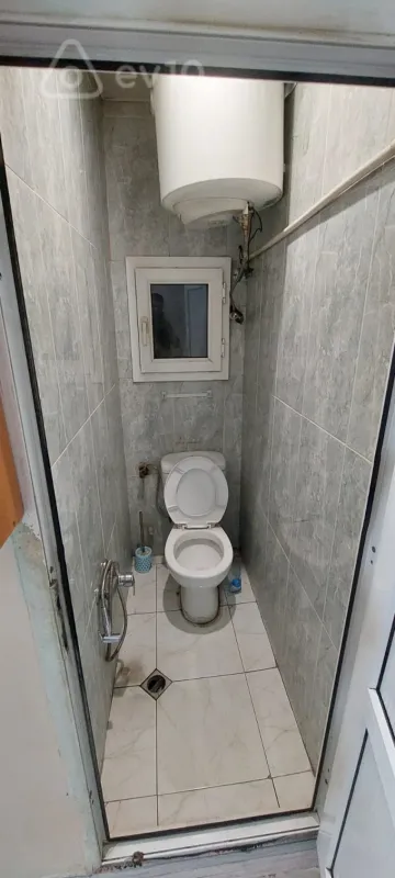 Kirayə verilir 1 otaqlı ofis 10 m²