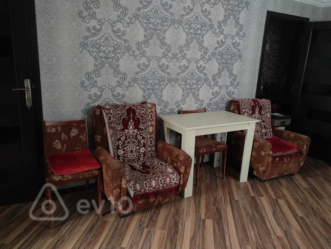 Kirayə verilir 2 otaqlı köhnə tikili 34 m²