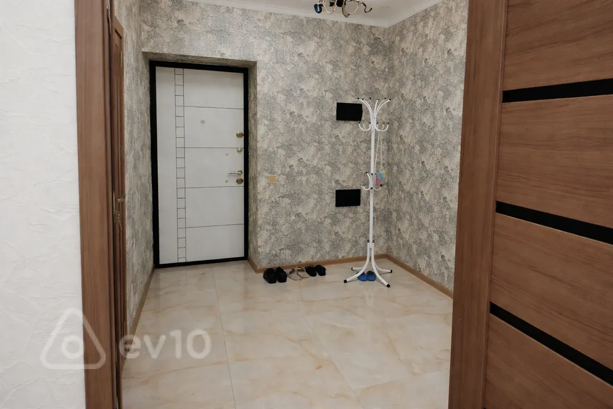 Kirayə verilir 2 otaqlı yeni tikili 64 m²