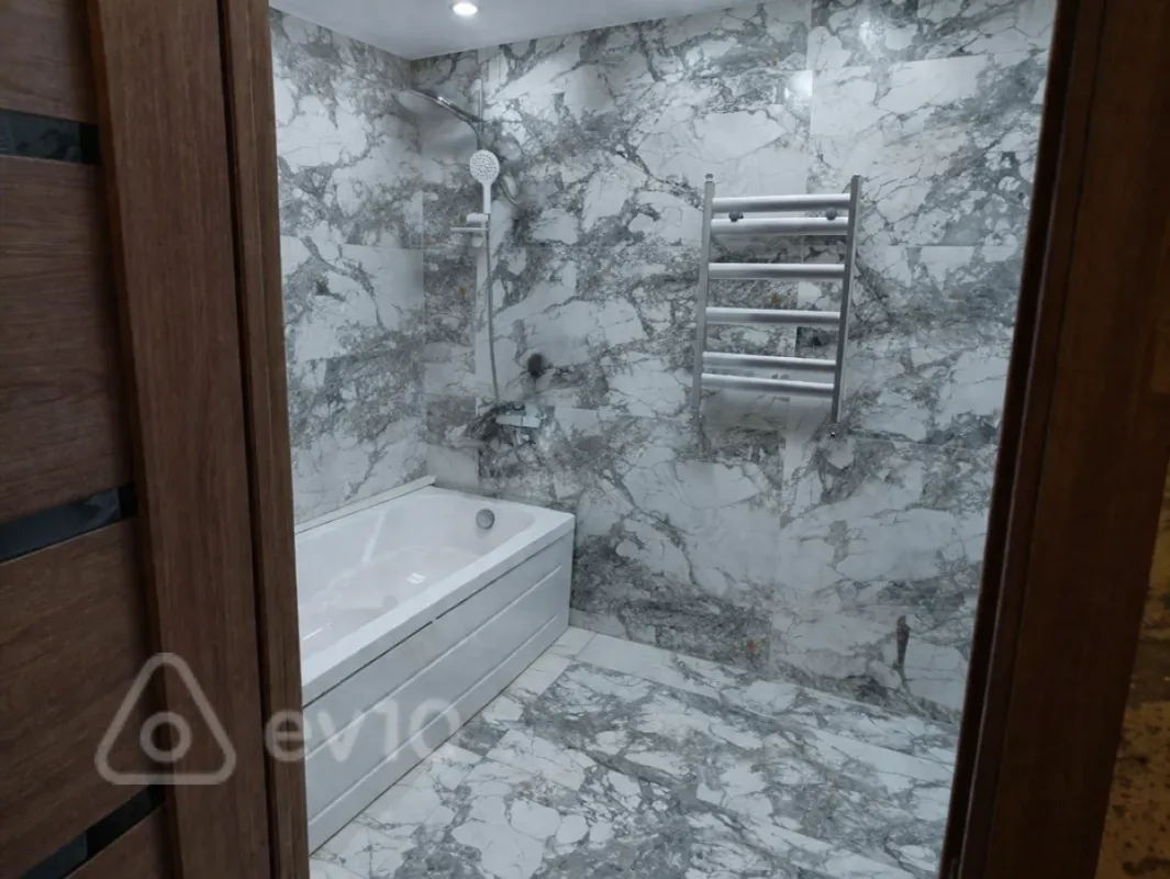 Kirayə verilir 2 otaqlı yeni tikili 64 m²