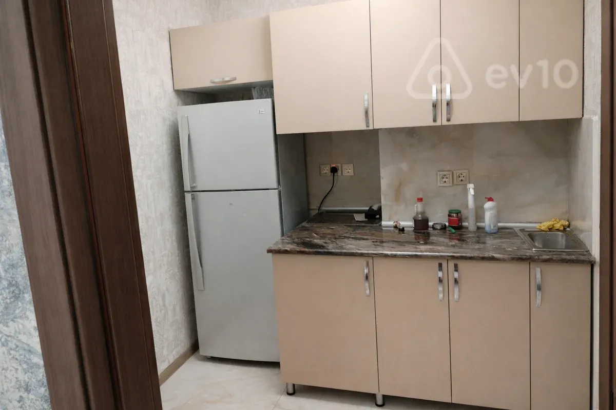 Kirayə verilir 2 otaqlı yeni tikili 64 m²