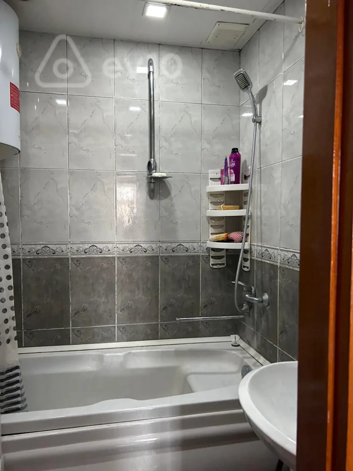 Kirayə verilir 2 otaqlı yeni tikili 60 m²