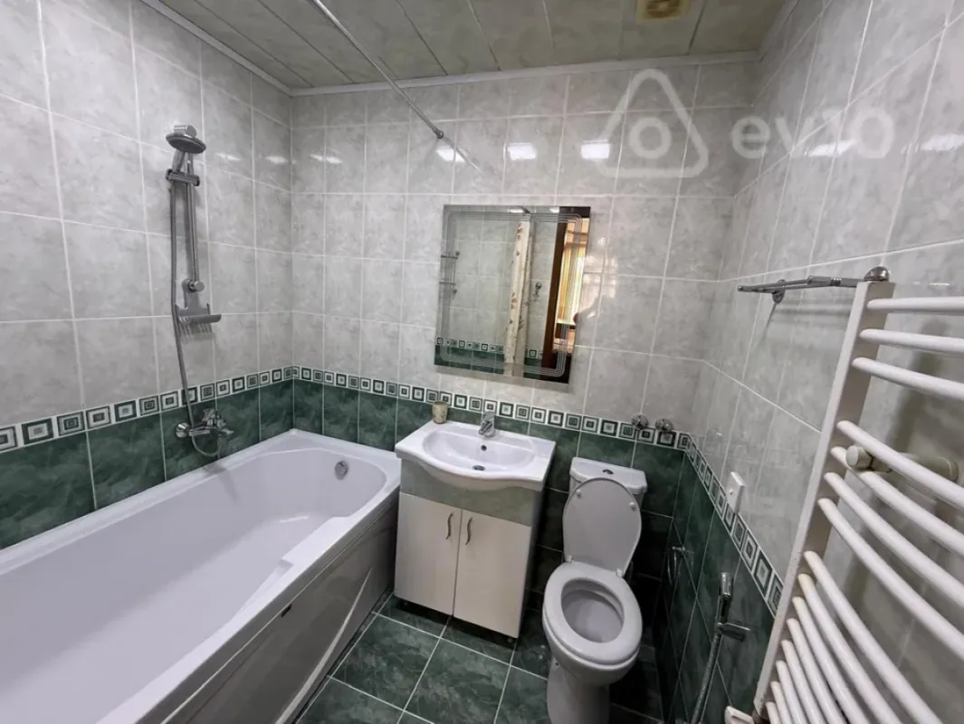 Kirayə verilir 4 otaqlı yeni tikili 200 m²