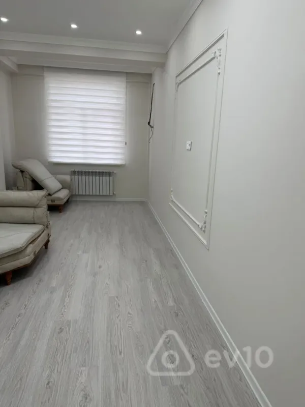 Kirayə verilir 2 otaqlı yeni tikili 80 m²