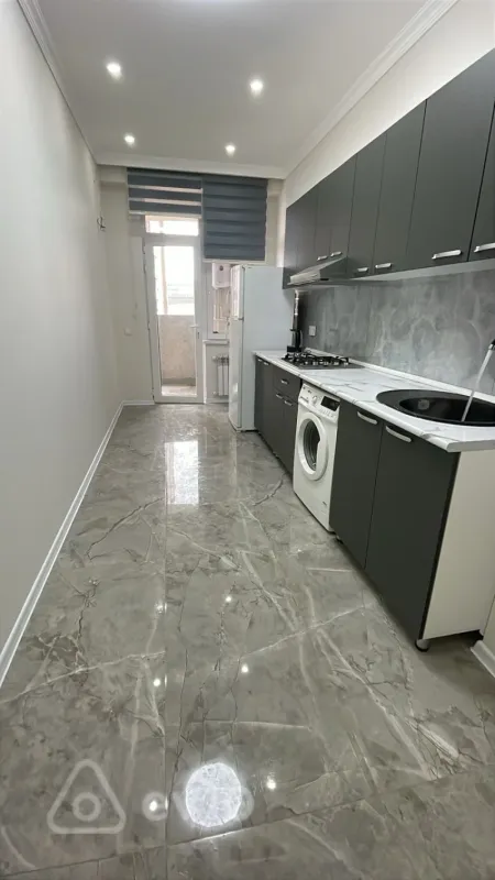 Kirayə verilir 2 otaqlı yeni tikili 80 m²
