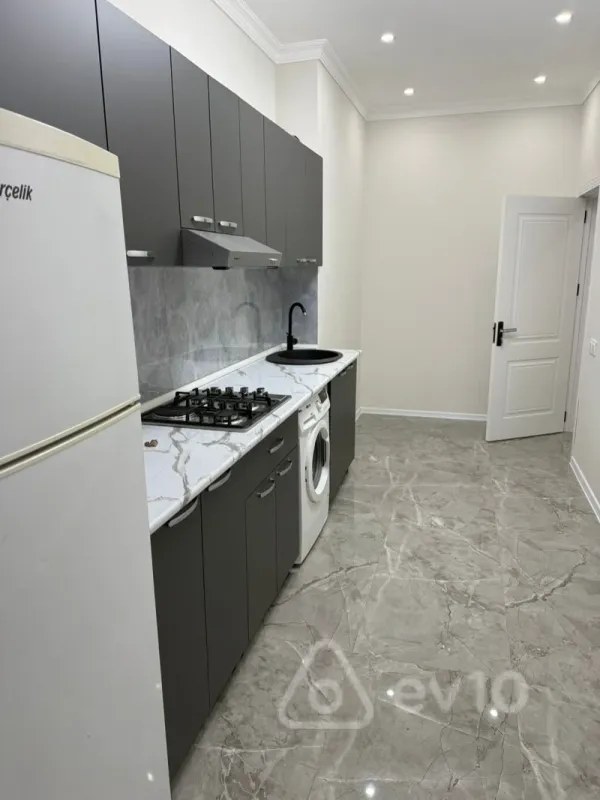 Kirayə verilir 2 otaqlı yeni tikili 80 m²