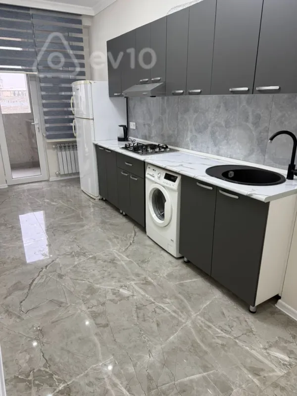Kirayə verilir 2 otaqlı yeni tikili 80 m²