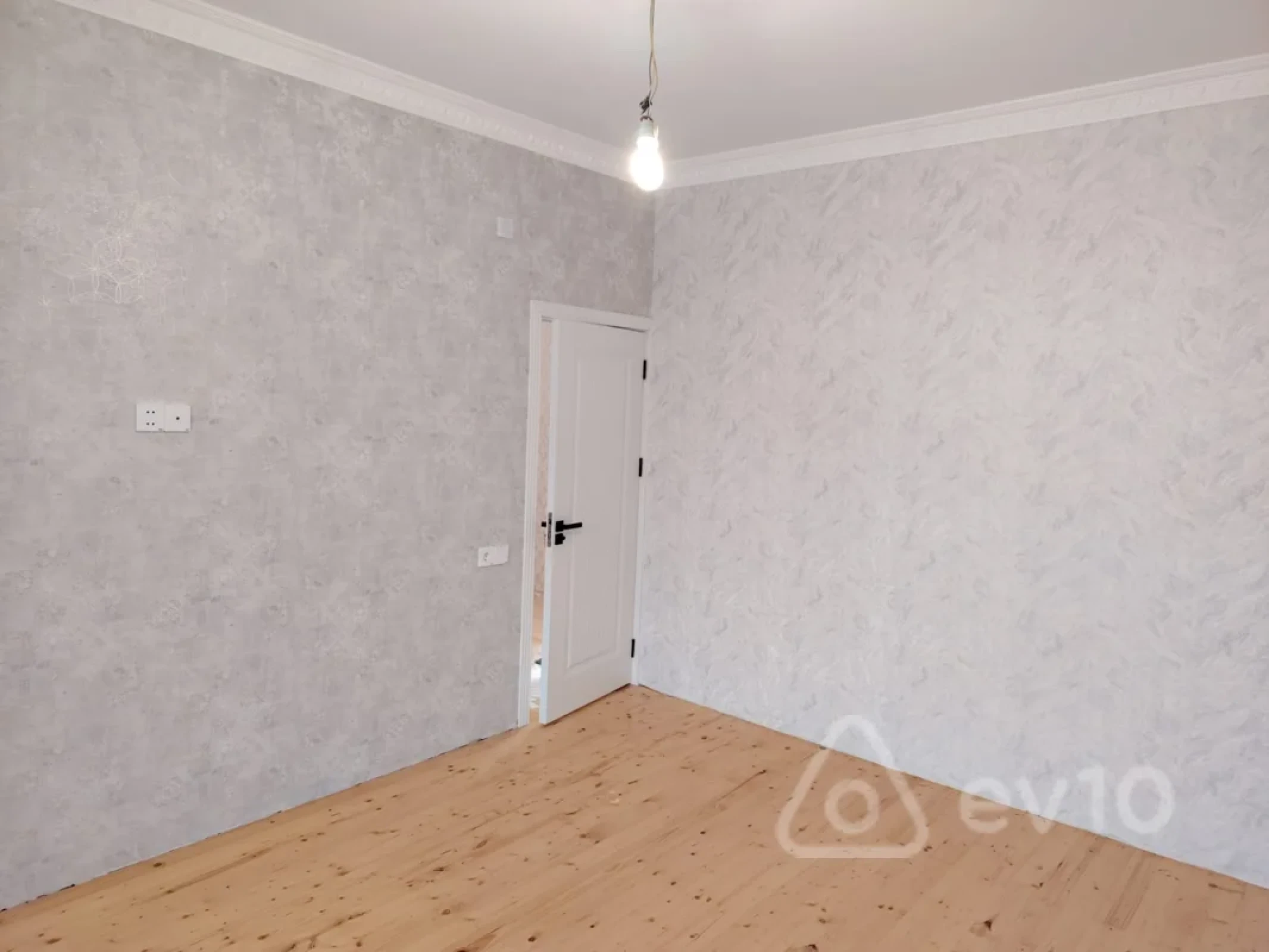 Satılır 5 otaqlı həyət evi 150 m²