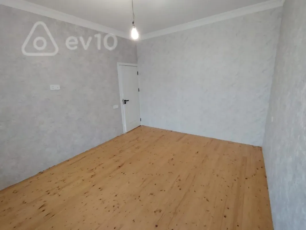 Satılır 5 otaqlı həyət evi 150 m²