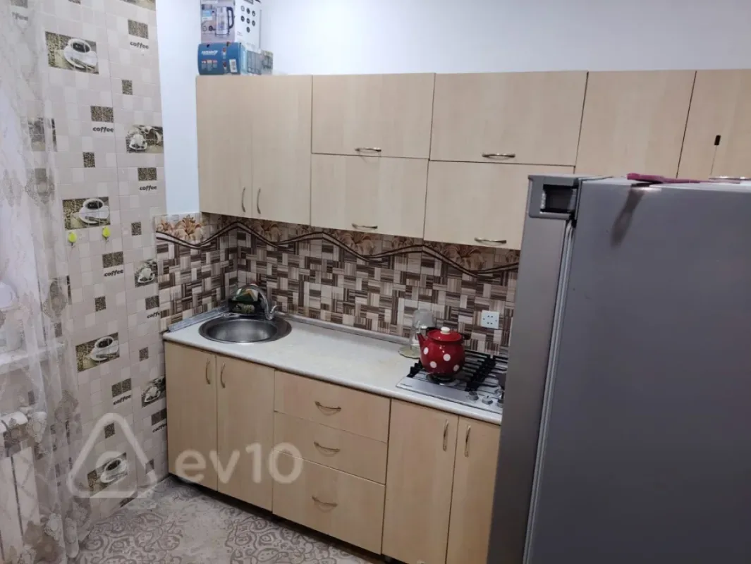 Satılır 5 otaqlı həyət evi 150 m²