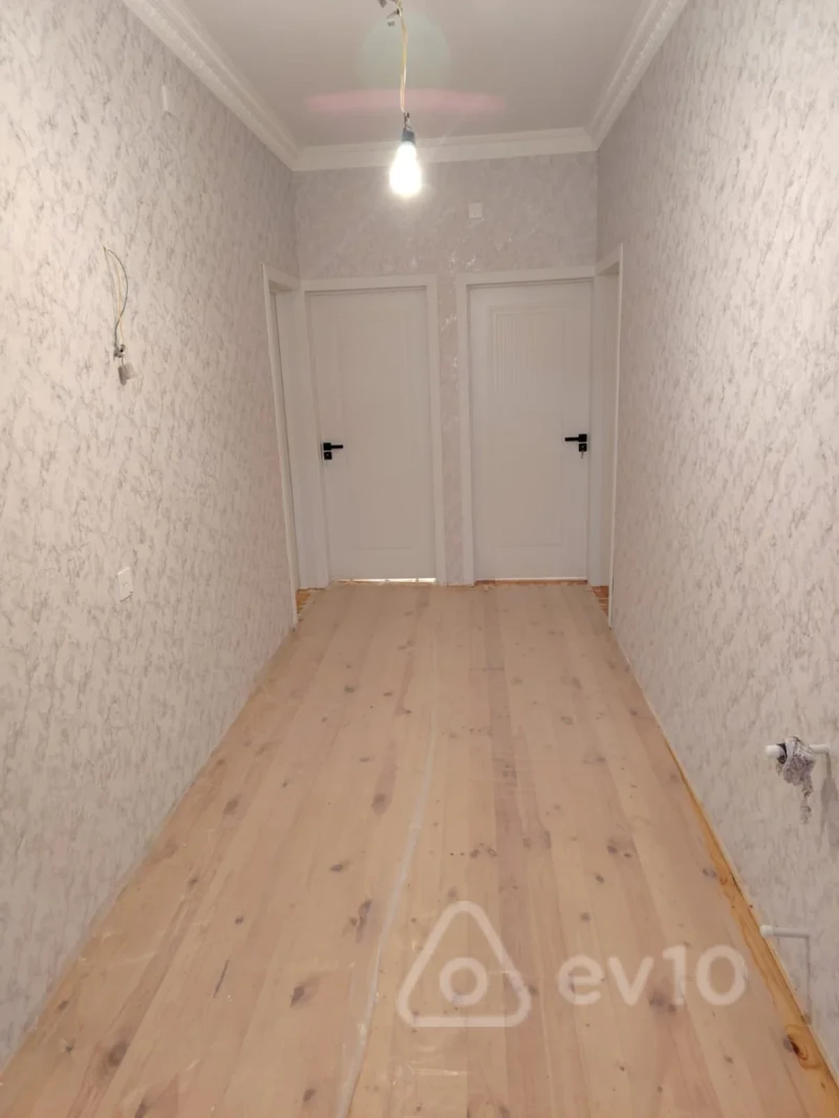 Satılır 5 otaqlı həyət evi 150 m²