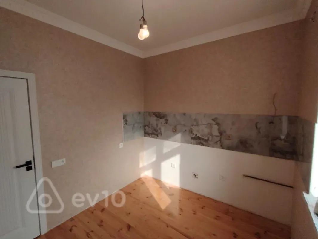 Satılır 5 otaqlı həyət evi 150 m²