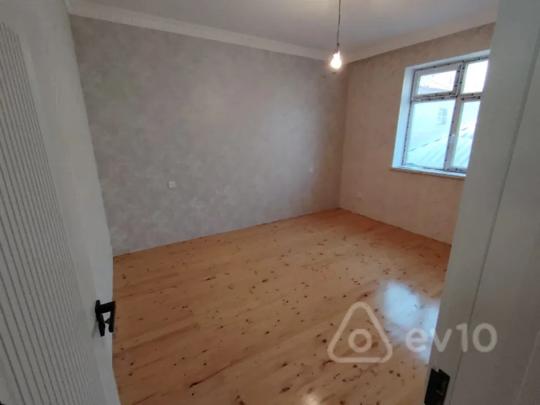 Satılır 5 otaqlı həyət evi 150 m²