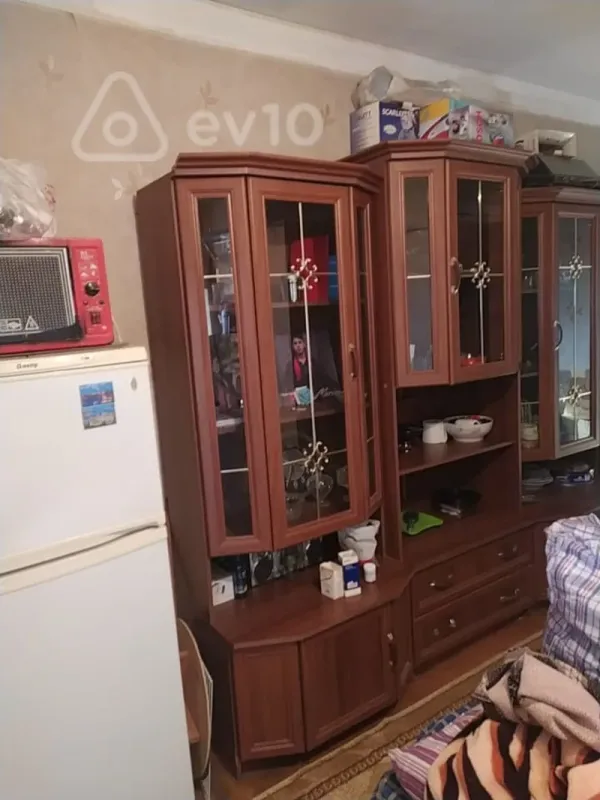 Kirayə verilir 1 otaqlı köhnə tikili 55 m²