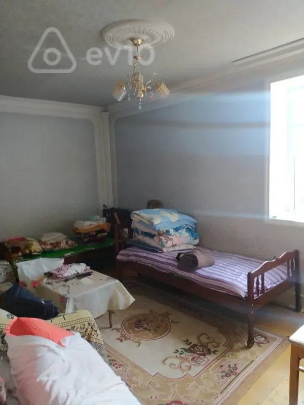 Kirayə verilir 1 otaqlı köhnə tikili 55 m²