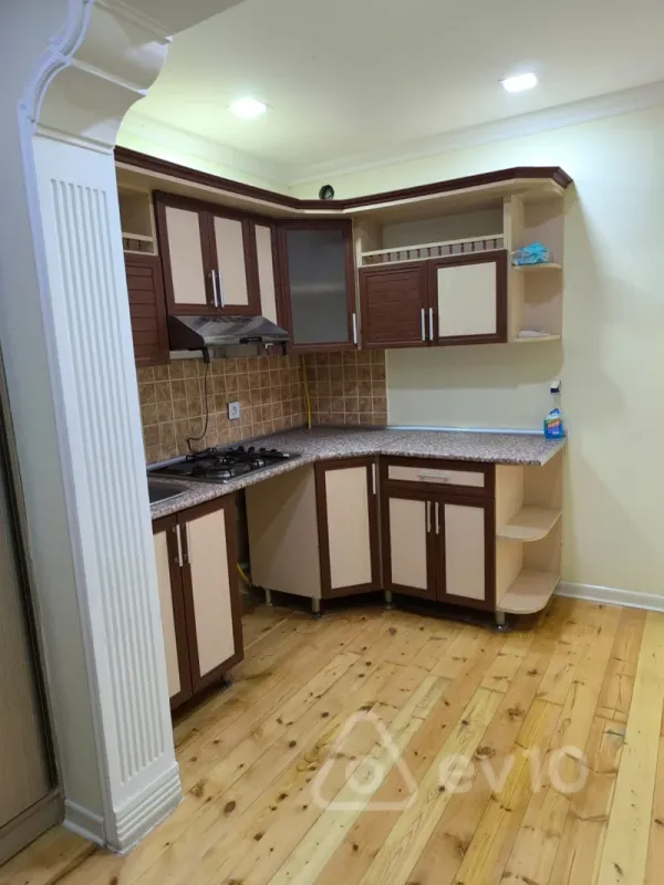 Kirayə verilir 2 otaqlı köhnə tikili 62 m²