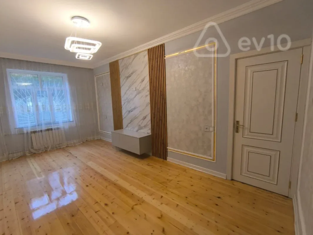 Kirayə verilir 2 otaqlı köhnə tikili 62 m²