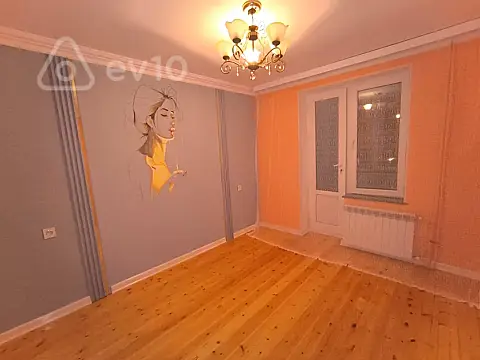 Kirayə verilir 2 otaqlı köhnə tikili 62 m²