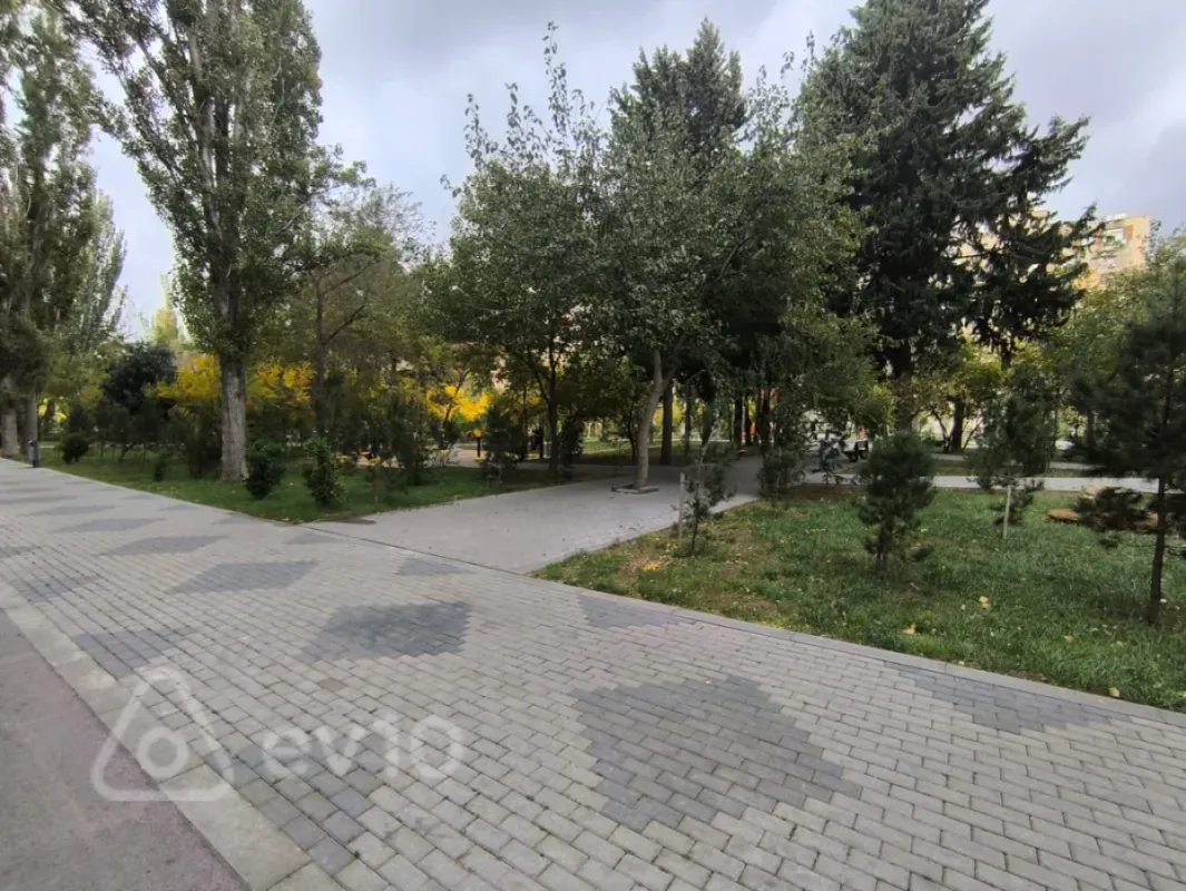 Kirayə verilir 2 otaqlı köhnə tikili 62 m²