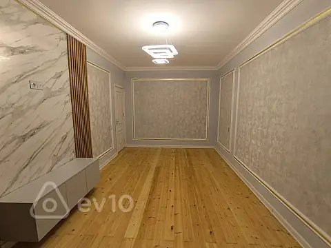Kirayə verilir 2 otaqlı köhnə tikili 62 m²