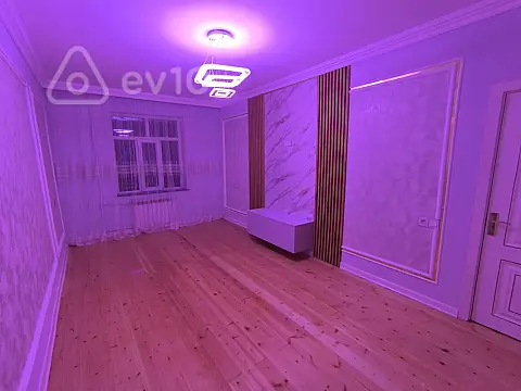 Kirayə verilir 2 otaqlı köhnə tikili 62 m²