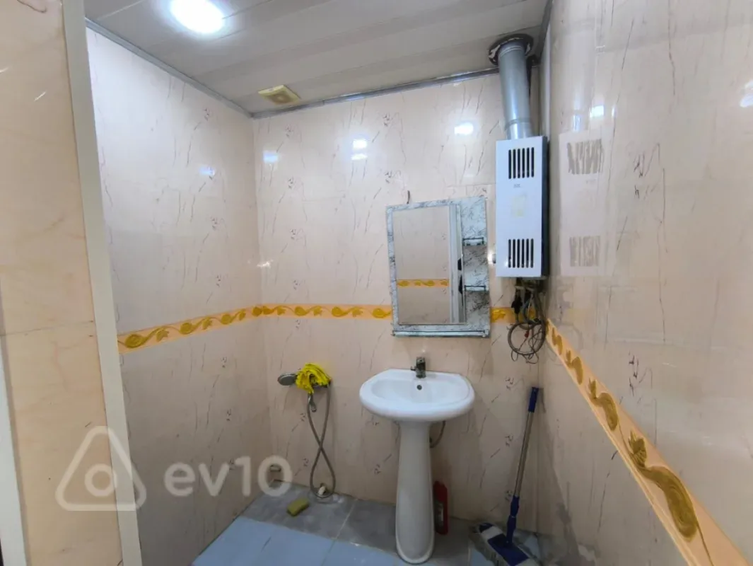 Kirayə verilir 2 otaqlı köhnə tikili 62 m²