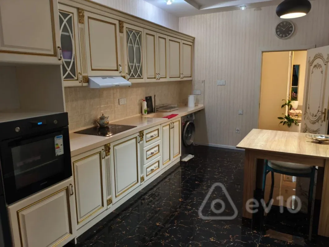 Kirayə verilir 3 otaqlı yeni tikili 114 m²