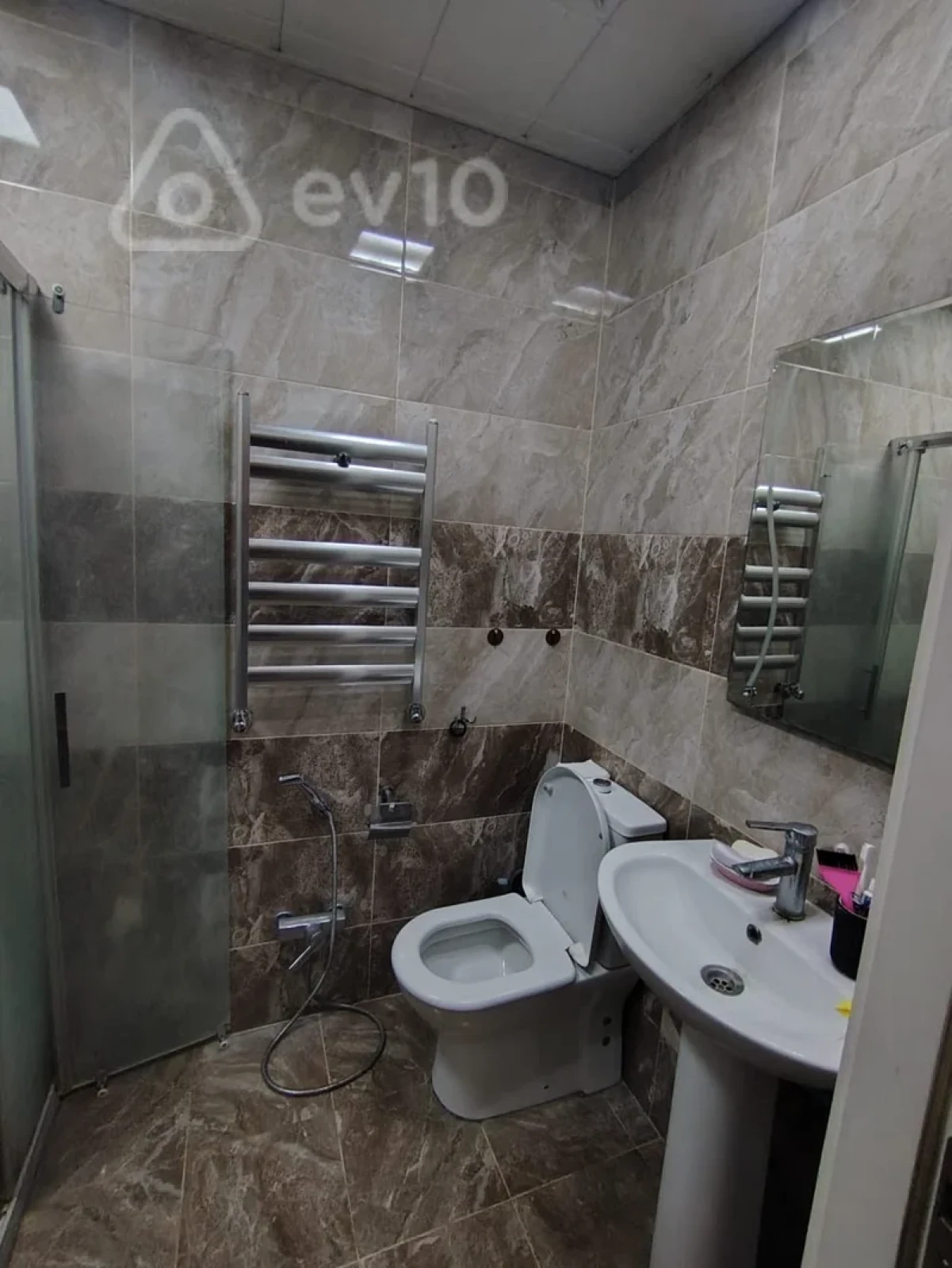 Kirayə verilir 2 otaqlı yeni tikili 60 m²