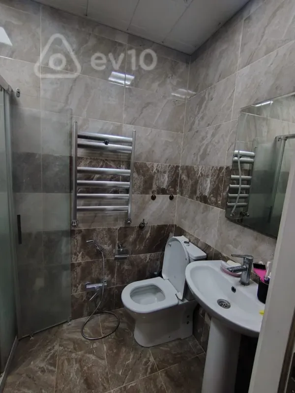 Kirayə verilir 2 otaqlı yeni tikili 60 m²