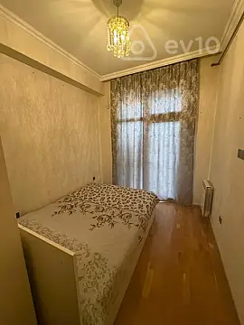 Kirayə verilir 2 otaqlı yeni tikili 60 m²