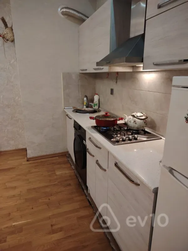 Kirayə verilir 2 otaqlı yeni tikili 60 m²