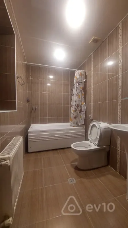 Kirayə verilir 3 otaqlı köhnə tikili 70 m²