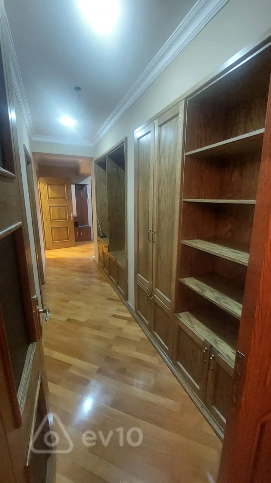 Kirayə verilir 3 otaqlı köhnə tikili 70 m²