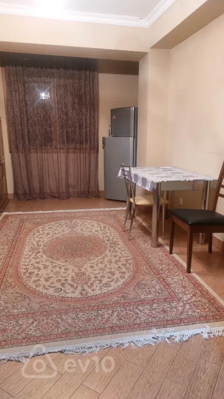Kirayə verilir 3 otaqlı köhnə tikili 70 m²