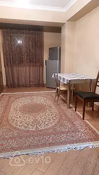 Kirayə verilir 3 otaqlı köhnə tikili 70 m²