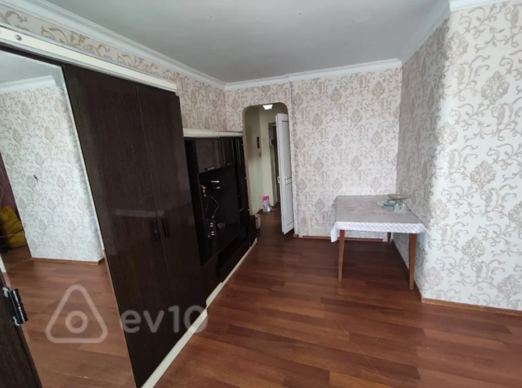 Kirayə verilir 2 otaqlı köhnə tikili 35 m²