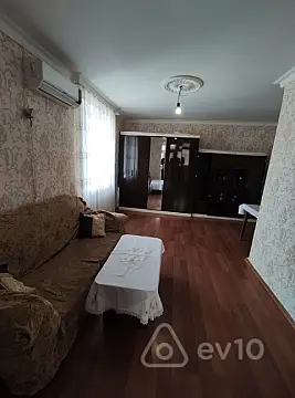 Kirayə verilir 2 otaqlı köhnə tikili 35 m²