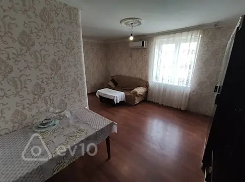 Kirayə verilir 2 otaqlı köhnə tikili 35 m²