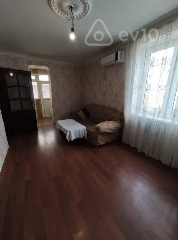 Kirayə verilir 2 otaqlı köhnə tikili 35 m²