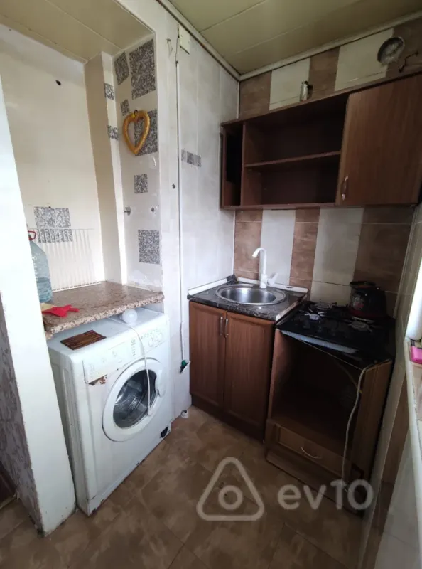 Kirayə verilir 2 otaqlı köhnə tikili 35 m²