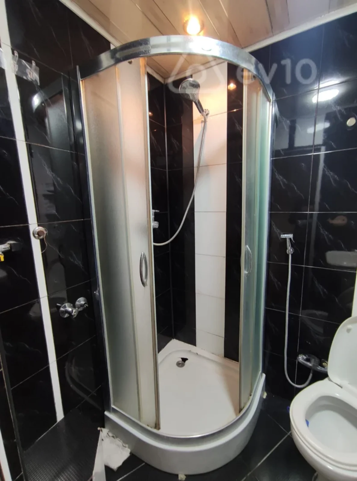 Kirayə verilir 2 otaqlı köhnə tikili 35 m²