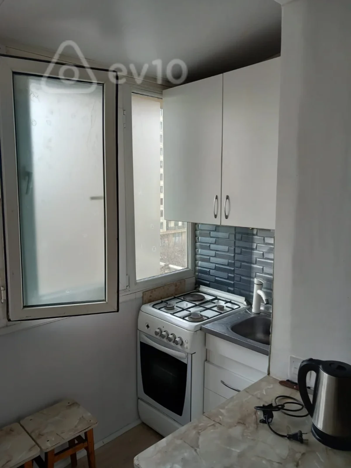 Kirayə verilir 2 otaqlı köhnə tikili 35 m²