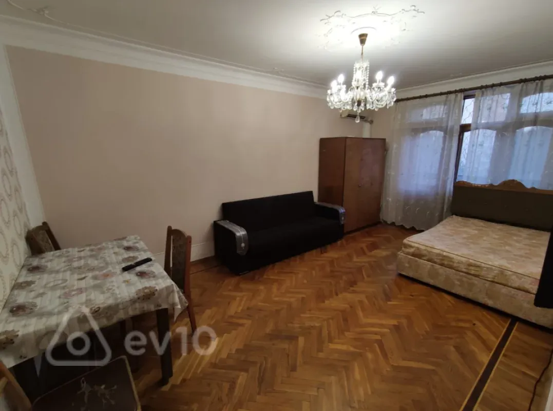 Kirayə verilir 1 otaqlı köhnə tikili 42 m²