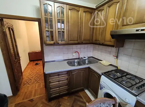 Kirayə verilir 1 otaqlı köhnə tikili 42 m²