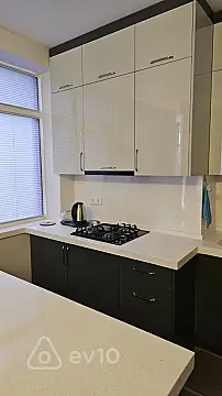 Kirayə verilir 3 otaqlı yeni tikili 120 m²