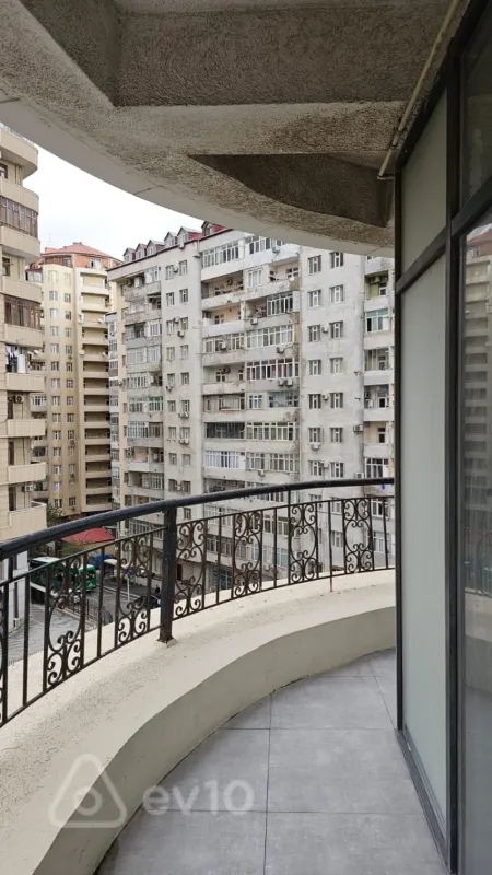 Kirayə verilir 3 otaqlı yeni tikili 120 m²