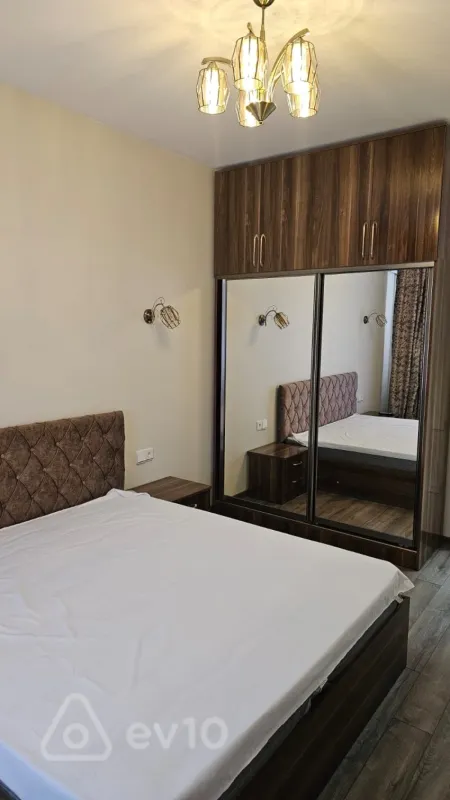 Kirayə verilir 3 otaqlı yeni tikili 120 m²