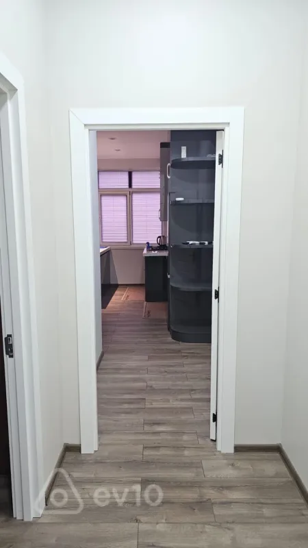Kirayə verilir 3 otaqlı yeni tikili 120 m²