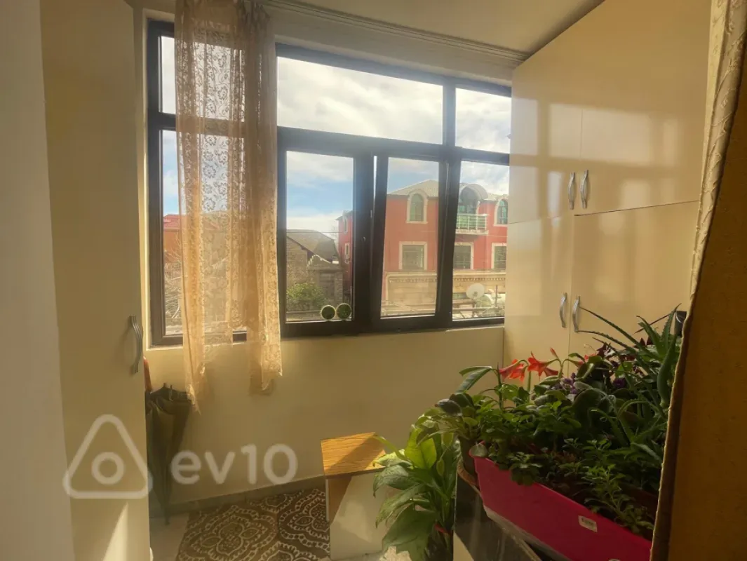 Satılır 3 otaqlı köhnə tikili 60 m²
